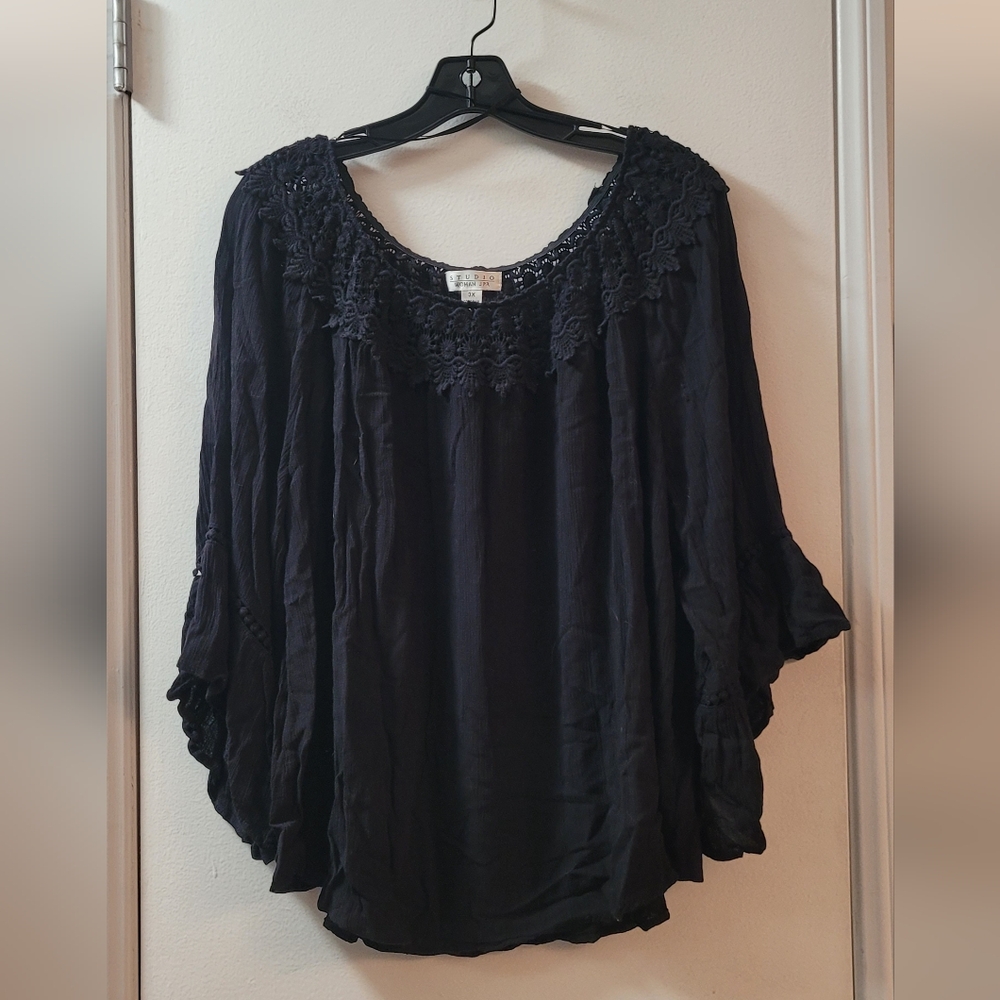 Black bell 3/4 sleeve lace detal gauze top